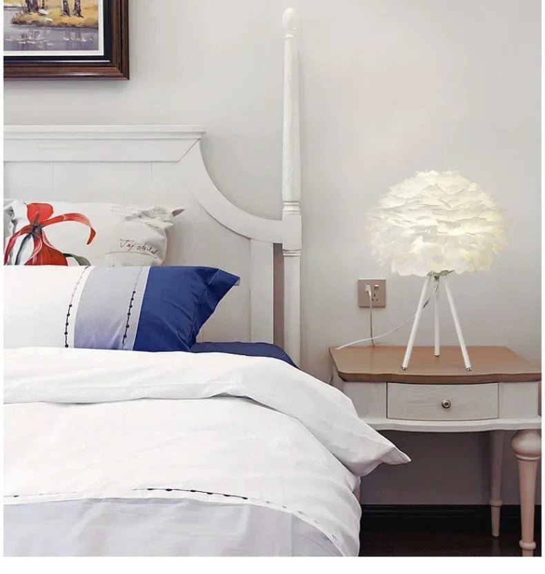 Lampe de chevet en plumes GlamLight Chambre