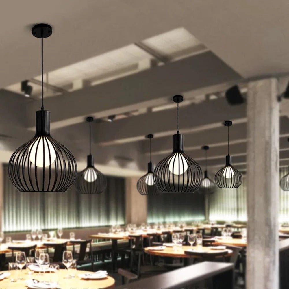 Lustre vintage en cage restaurant